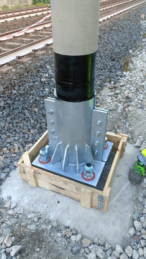 Bonifica e risanamento di un palo ferroviario