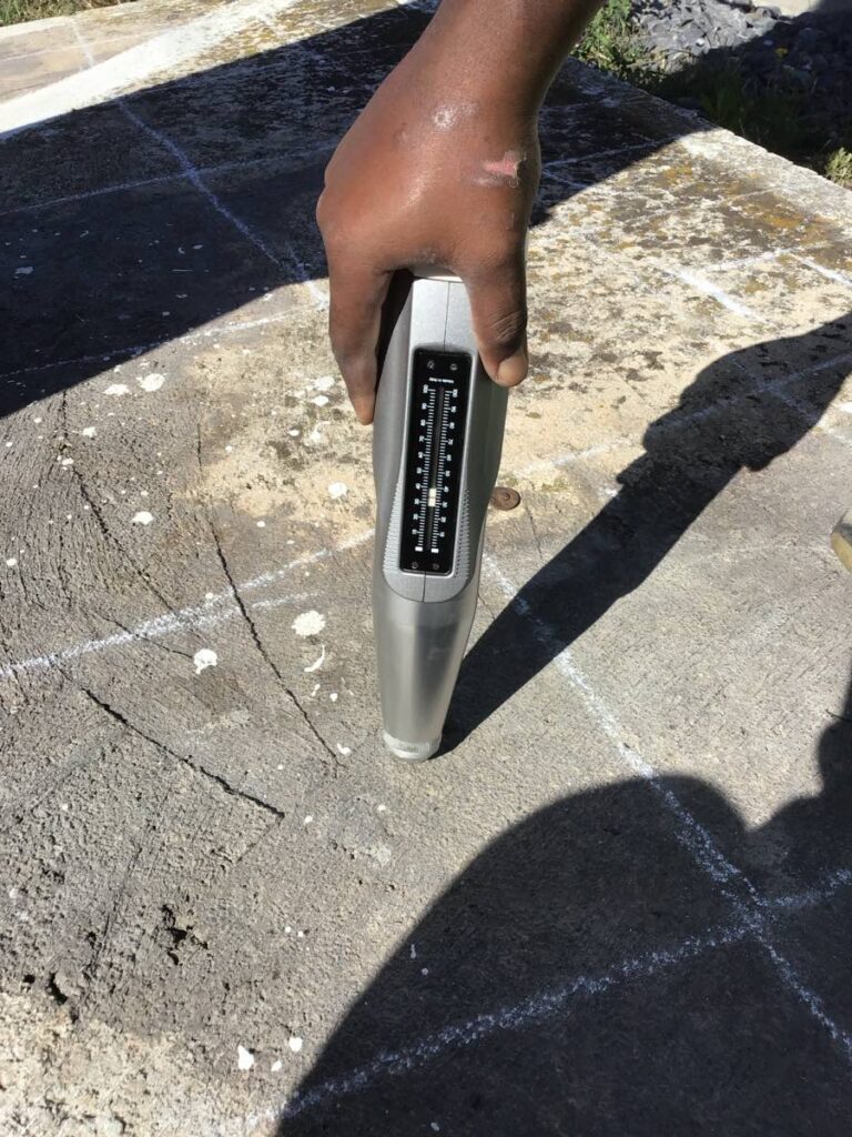 Controllo sclerometrico del plinto di una torre faro
