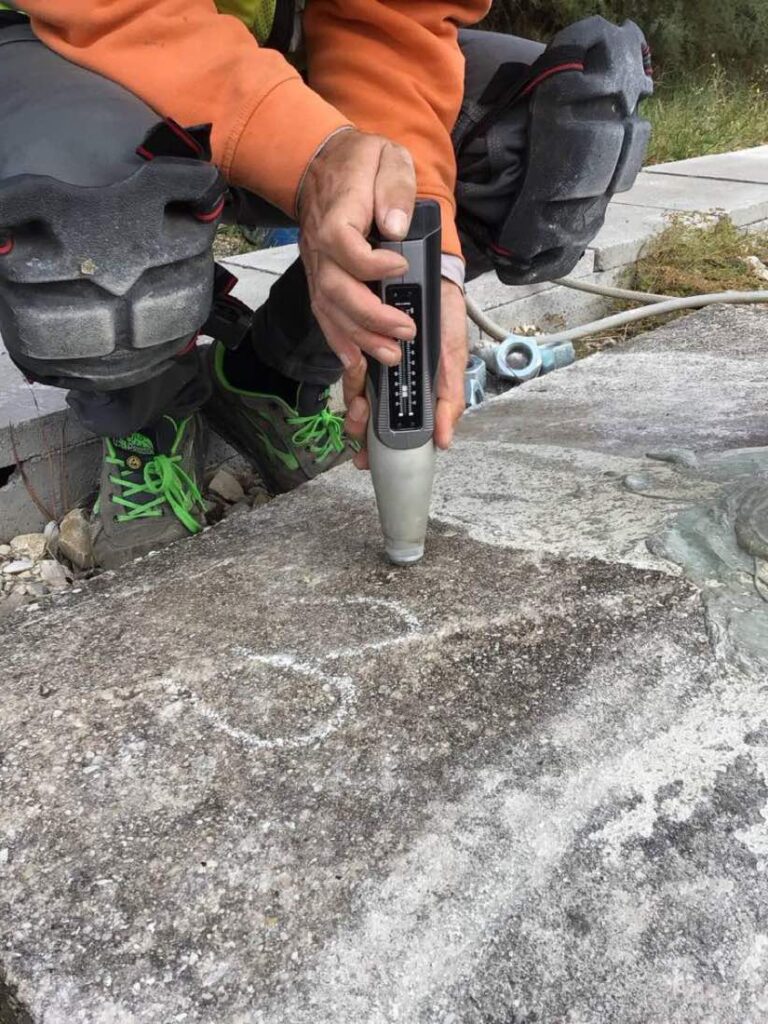 Controllo sclerometrico di un plinto di un palo